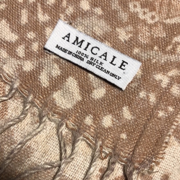 Amicable silk scarf - Picture 3 of 4